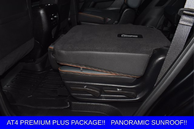 Used 2025 GMC Yukon AT4 w/ AT4 Premium Plus Package AWD/4WD image 23