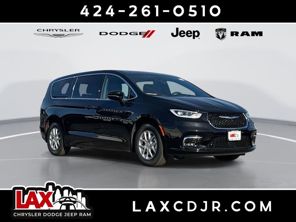 New 2026 Chrysler Pacifica Select image 1