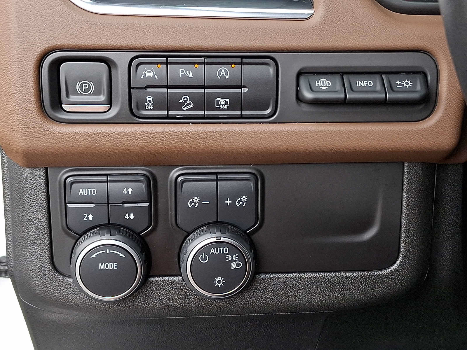 Used 2023 Chevrolet Suburban High Country w/ LPO, Illumination Package AWD/4WD image 25