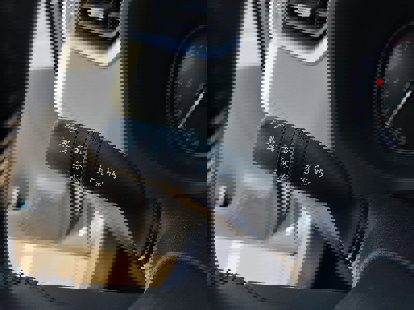 Used 2019 Toyota RAV4 Limited w/ Cold Weather Package image 27