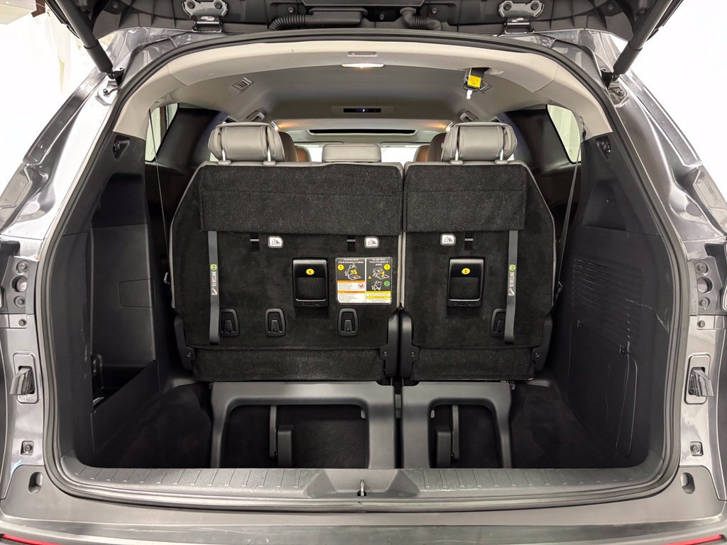 Used 2025 Toyota Sienna XLE AWD/4WD image 54