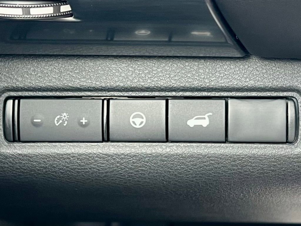 Used 2022 Nissan Pathfinder SL image 26