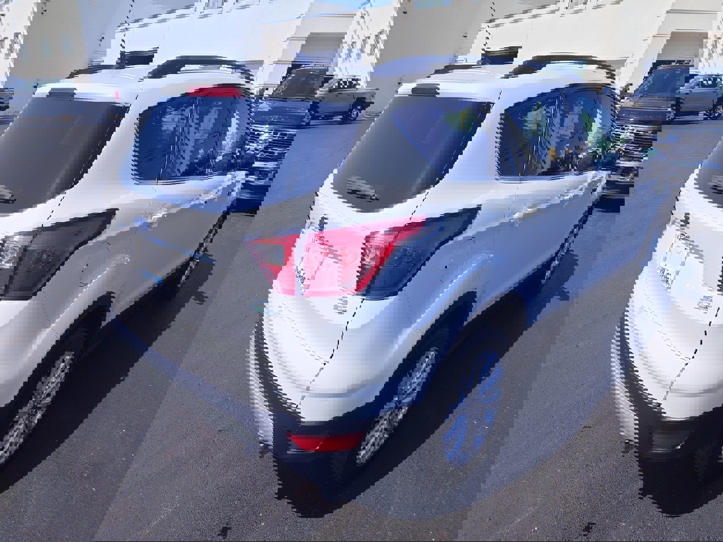 Used 2019 Ford Escape SEL image 5