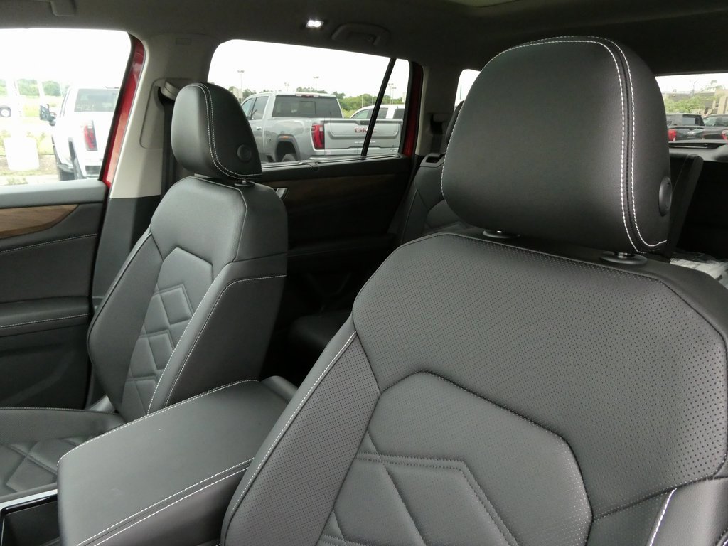 New 2025 Volkswagen Atlas SE image 32