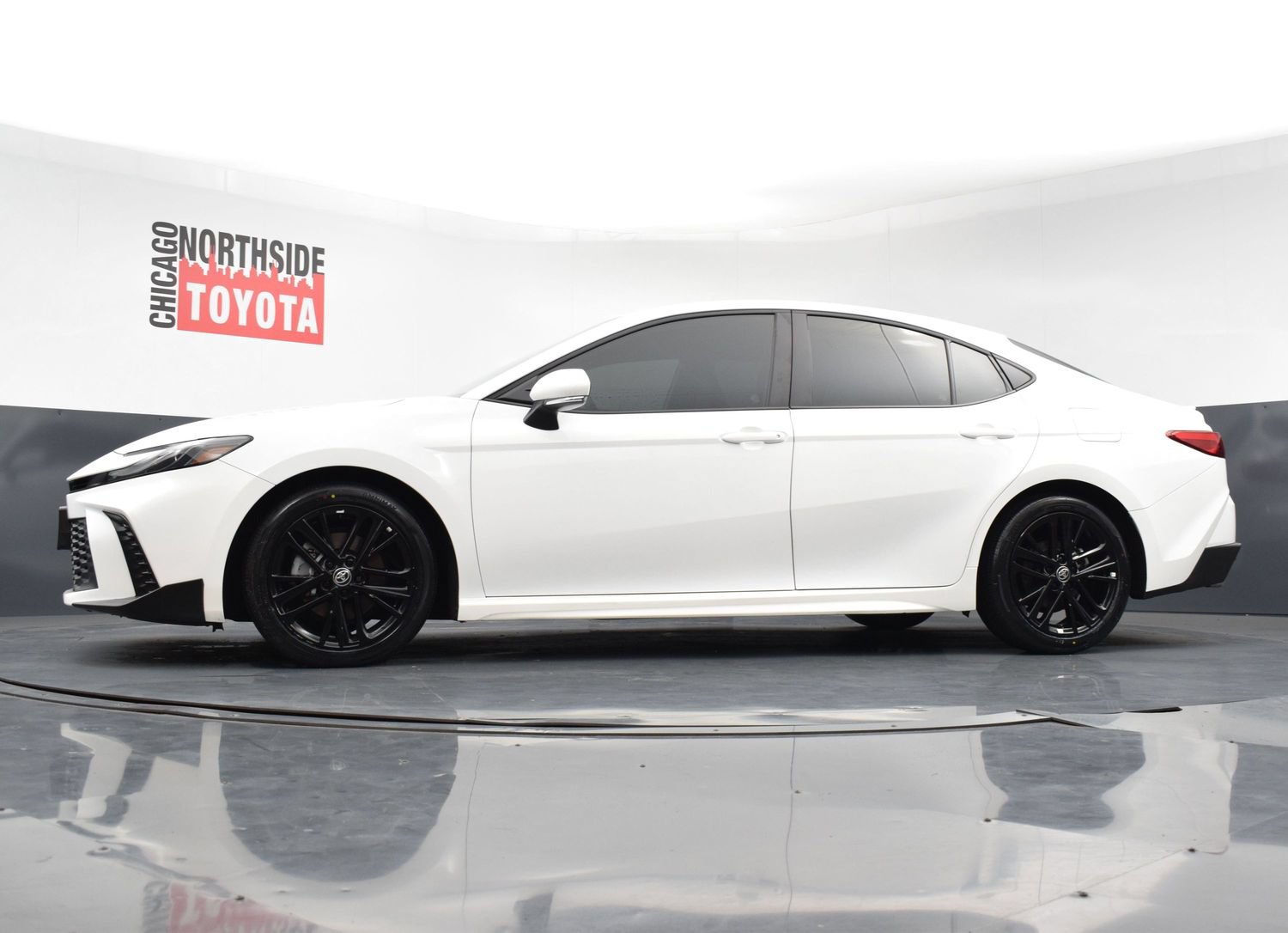 Used 2026 Toyota Camry SE FWD image 25
