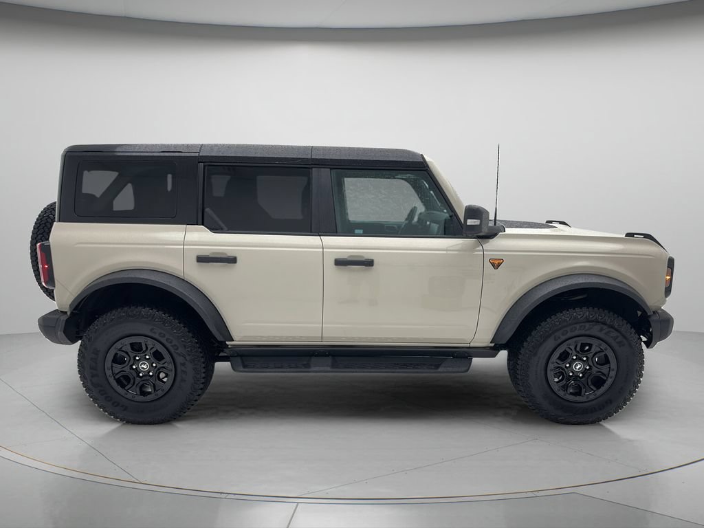 Used 2025 Ford Bronco Badlands AWD/4WD image 4
