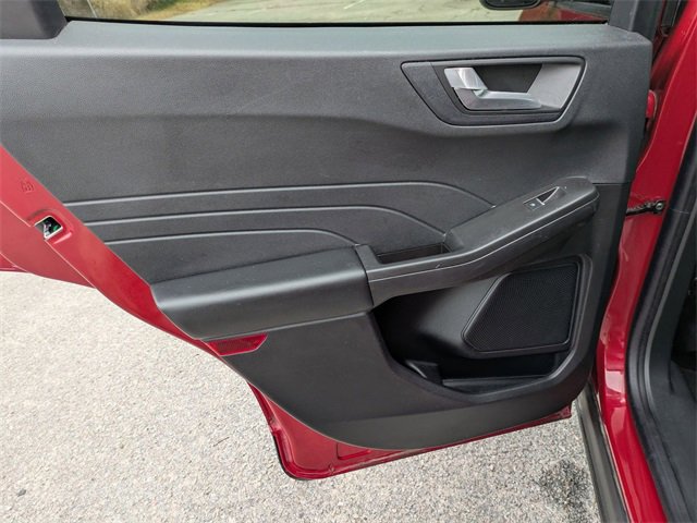 Used 2021 Ford Escape SE w/ SE Sport Appearance Package image 29