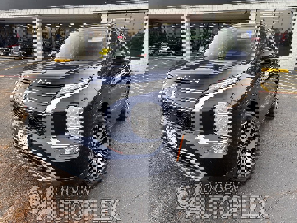 New 2025 Mitsubishi Outlander SE