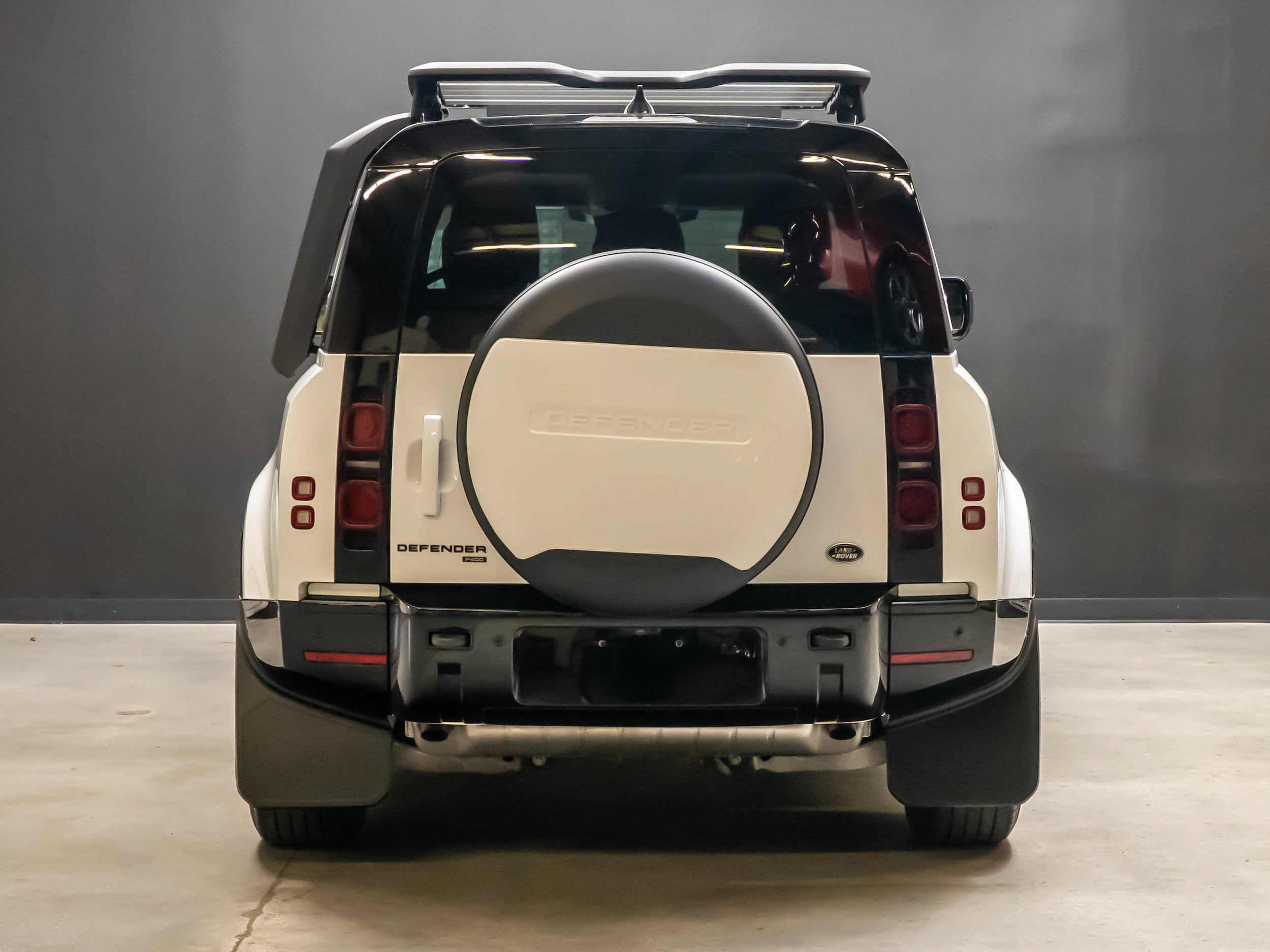 Used 2023 Land Rover Defender 90 X-Dynamic SE AWD/4WD image 6