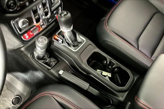 Used 2024 Jeep Wrangler Unlimited Rubicon w/ Capability Package image 17