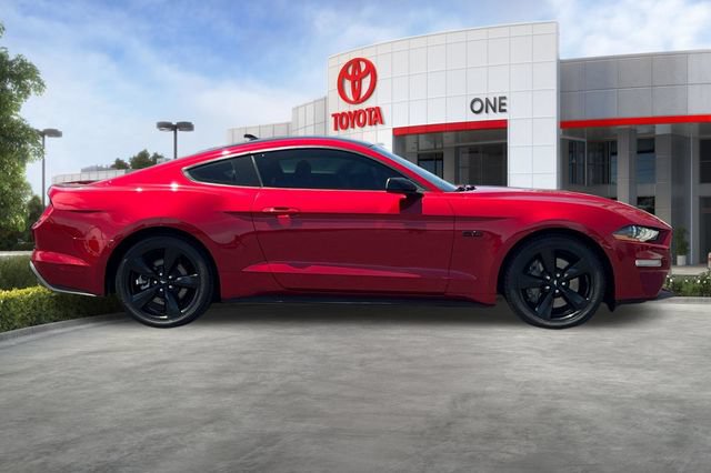 Used 2021 Ford Mustang GT Premium w/ Black Accent Package RWD image 3