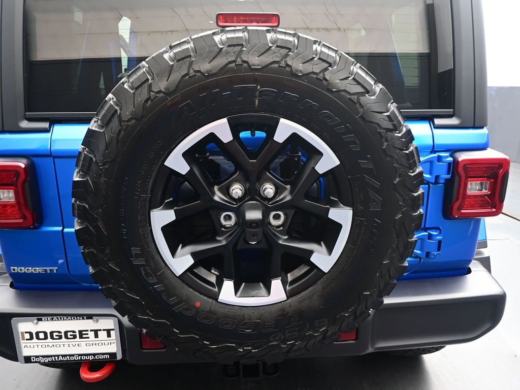 New 2025 Jeep Wrangler Unlimited Rubicon w/ Technology Group image 24