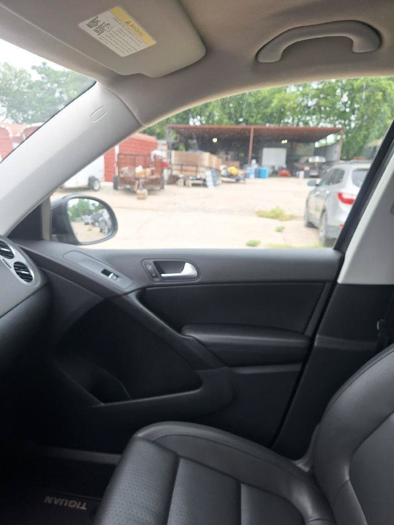 Used 2013 Volkswagen Tiguan S AWD/4WD image 4
