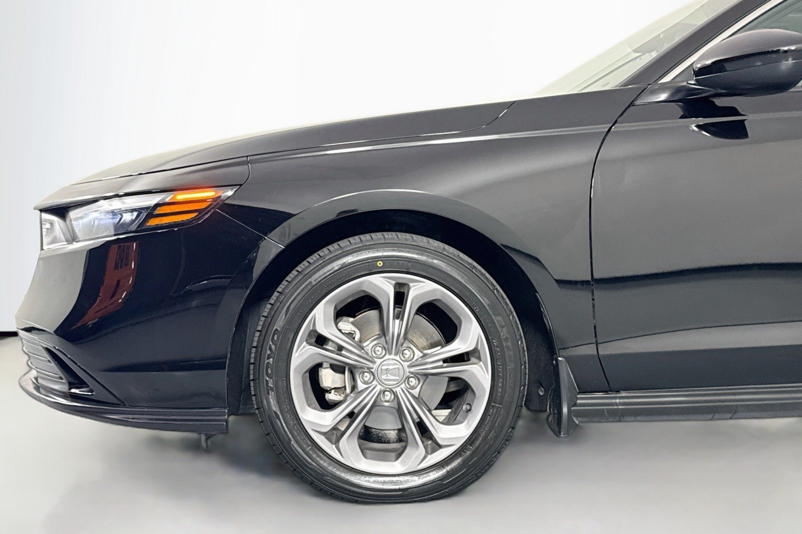 Used 2024 Honda Accord EX image 10
