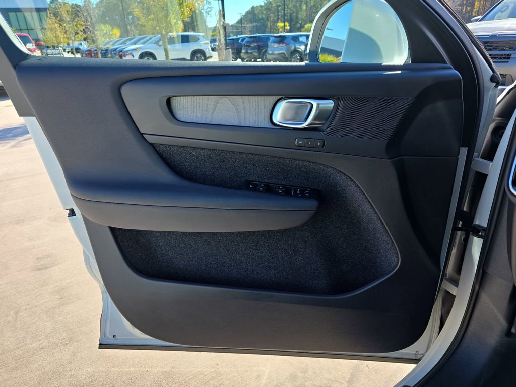 Used 2023 Volvo XC40 B5 Plus w/ Driver Assist Package image 32