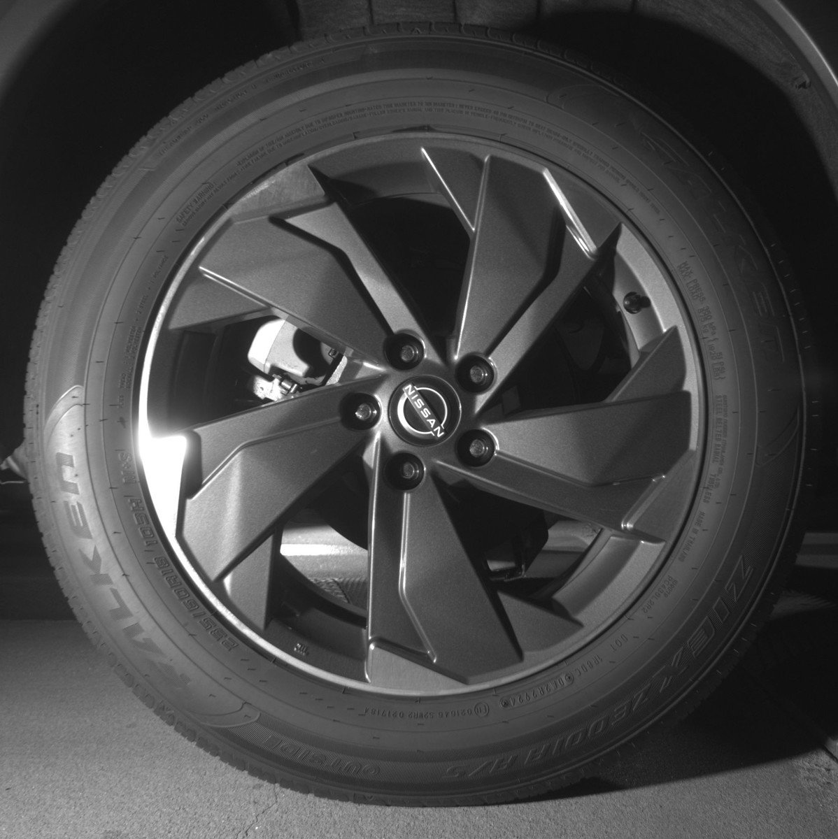 Used 2025 Nissan Rogue SV FWD image 15