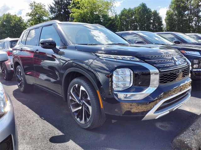 Used 2024 Mitsubishi Outlander SEL image 2