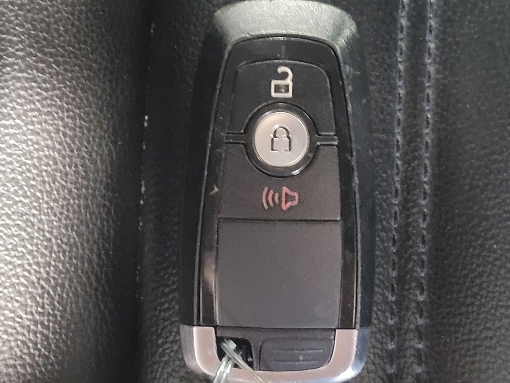 Used 2023 Ford Edge SEL image 32