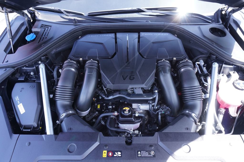 Used 2025 Genesis GV70 3.5T Sport w/ Sport Advanced Package AWD/4WD image 7