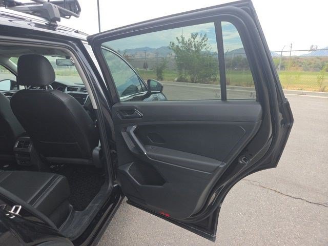 Used 2018 Volkswagen Tiguan SEL AWD/4WD image 17