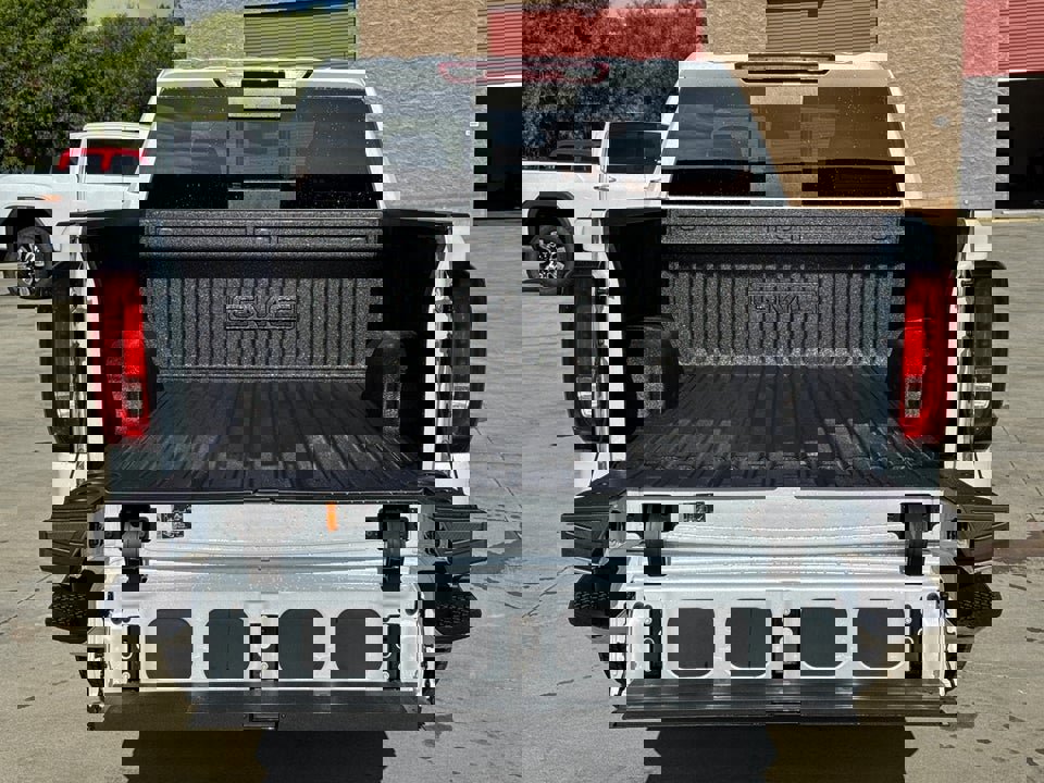 Used 2026 GMC Sierra 1500 SLT w/ SLT Premium Plus Package image 9