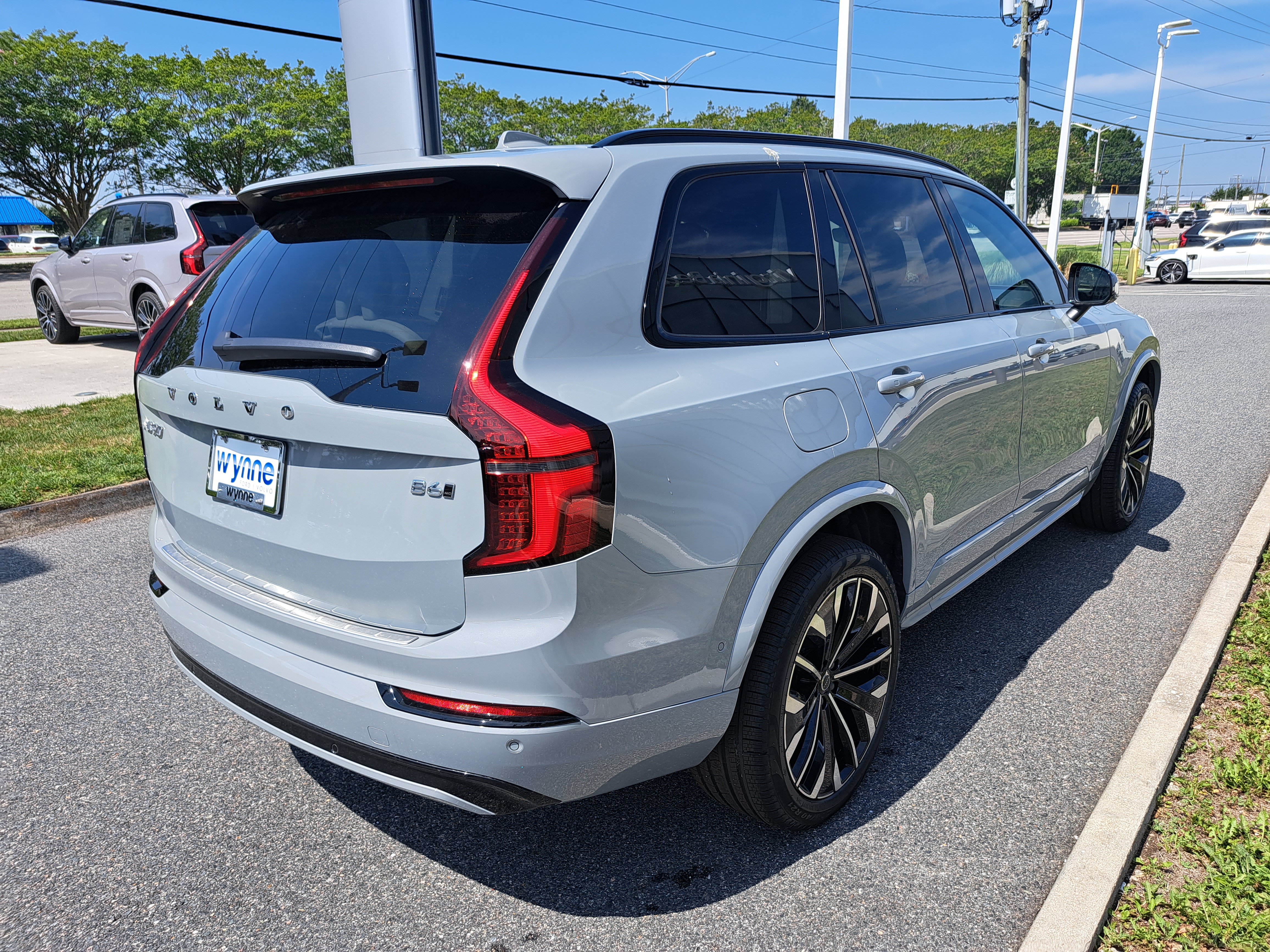 New 2026 Volvo XC90 B6 Ultra w/ Protection Package Premier AWD/4WD image 3