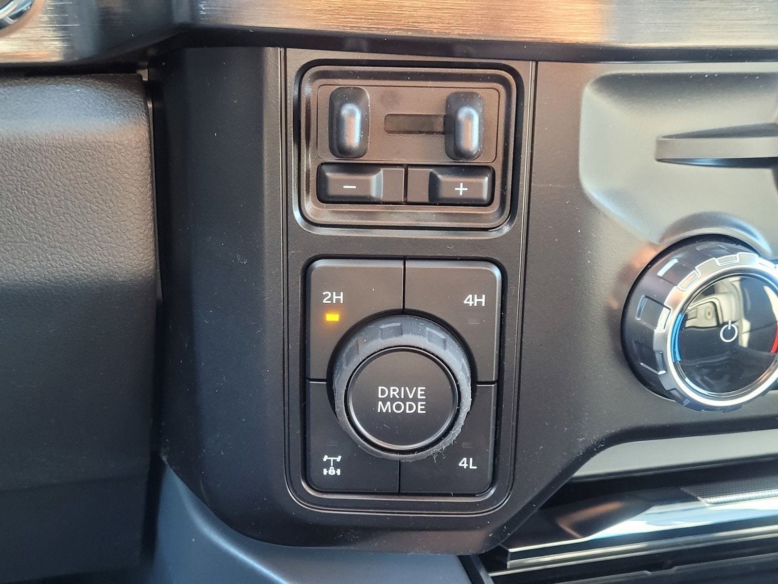 New 2026 Ford F250 4x4 Crew Cab Super Duty image 25