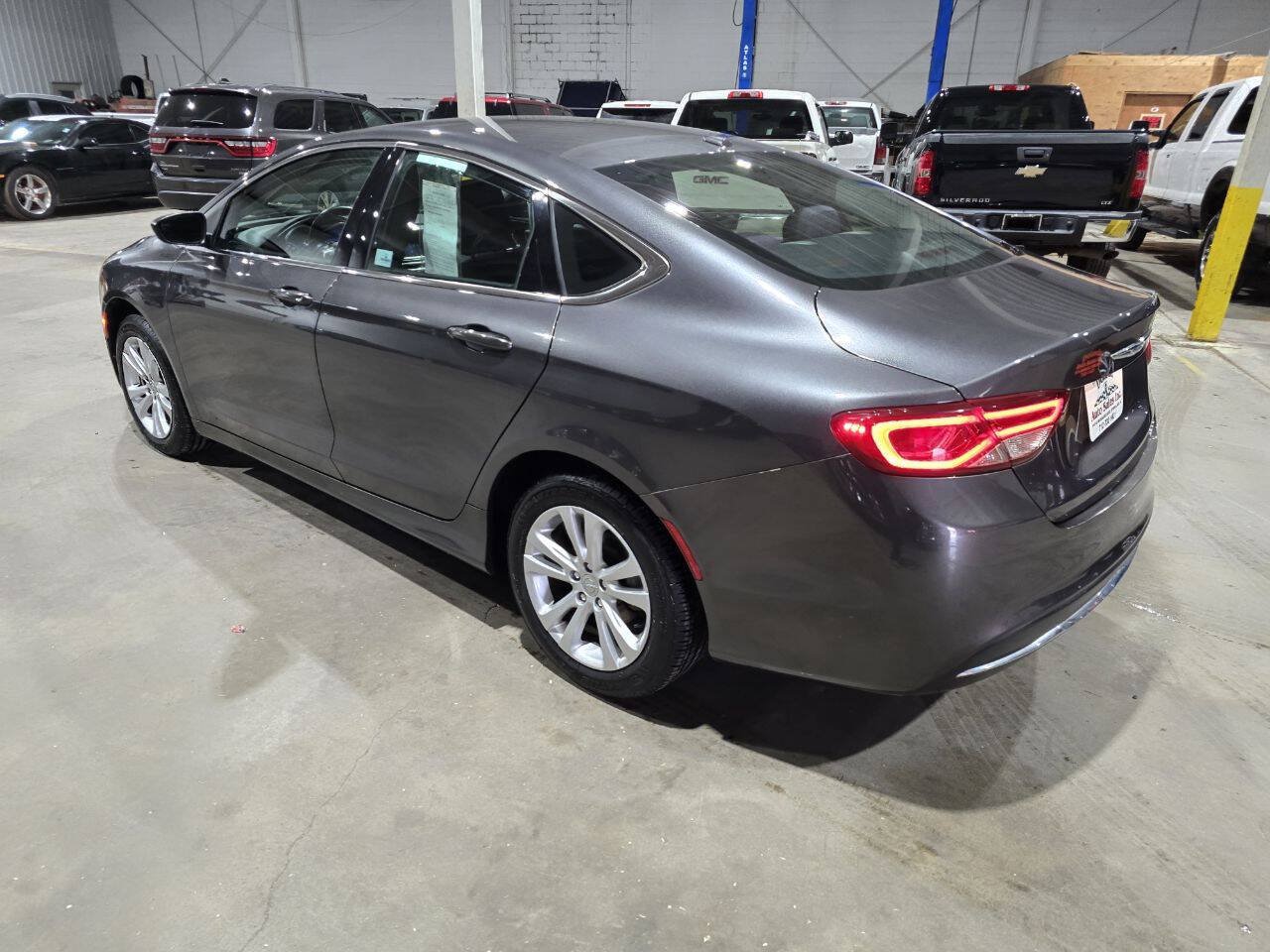 Used 2015 Chrysler 200 Limited w/ Convenience Group FWD image 7