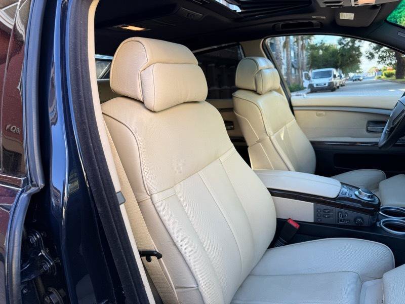 Used 2007 BMW 750i RWD image 54
