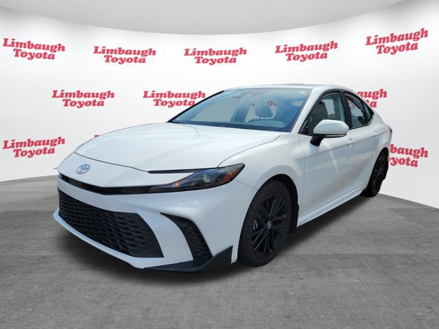 Used 2025 Toyota Camry SE image 18
