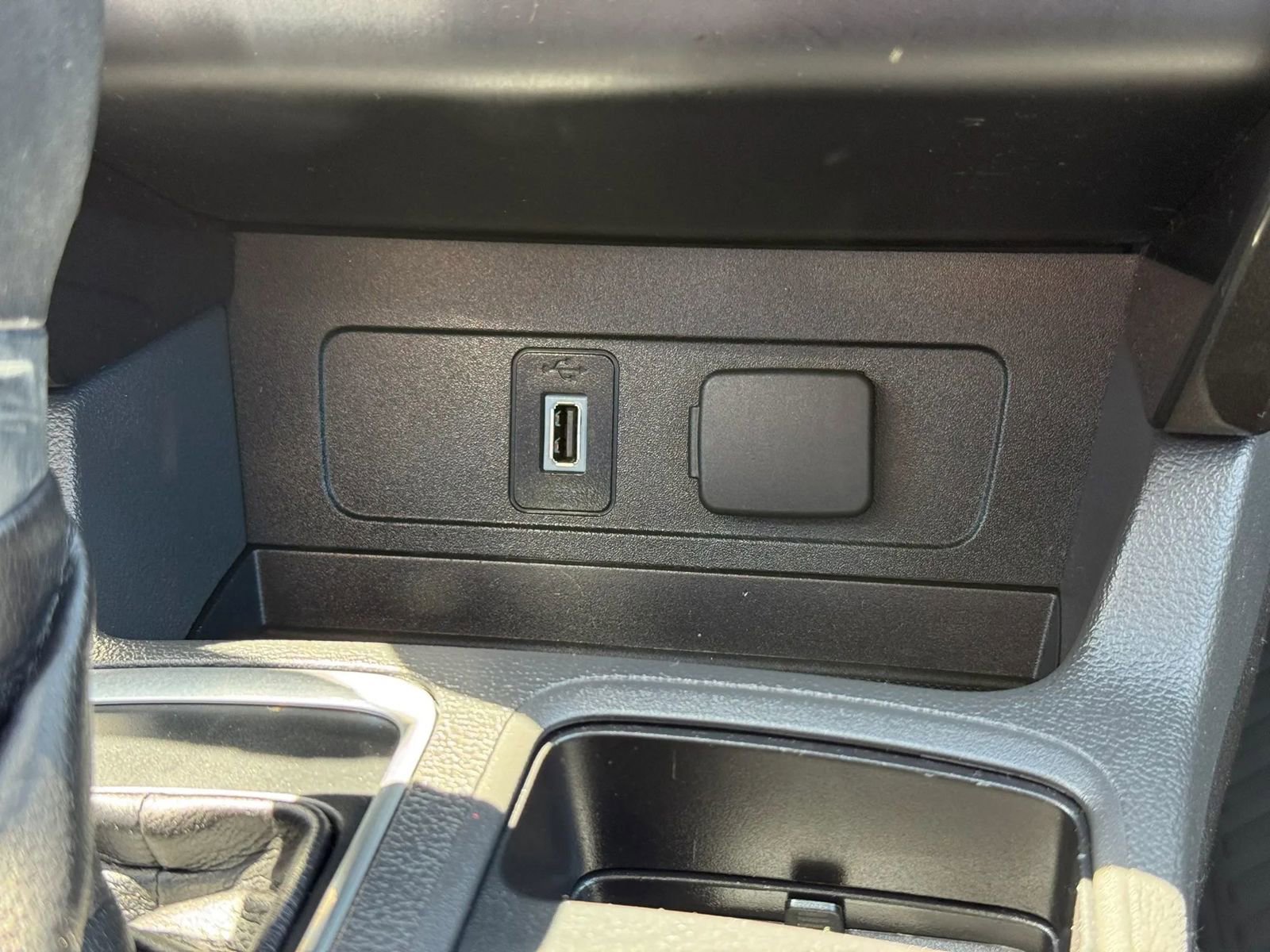 Used 2017 Ford Escape SE w/ Equipment Group 201A AWD/4WD image 32