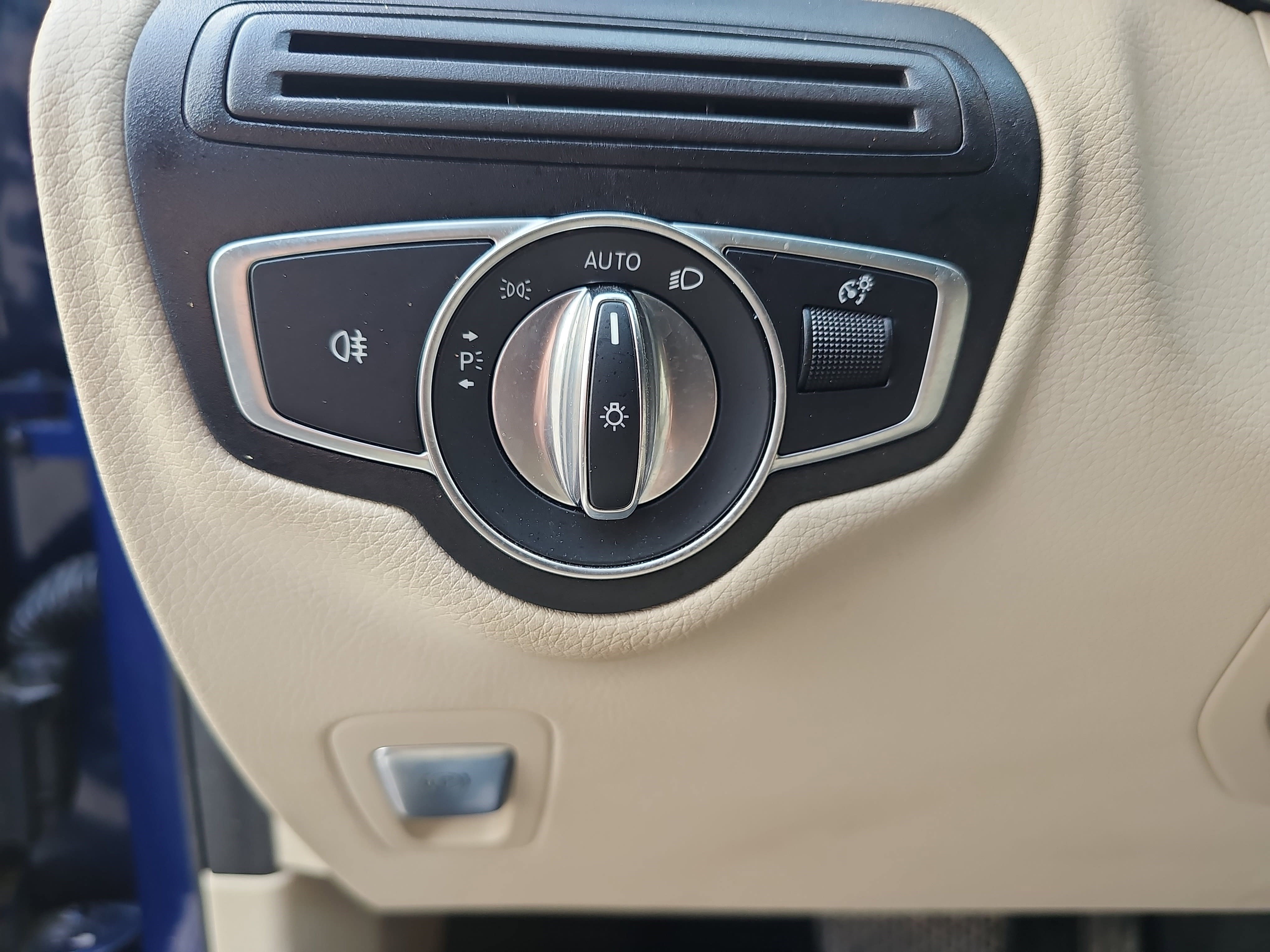 Used 2018 Mercedes-Benz GLC 300 image 28