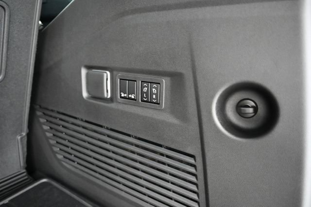 New 2026 GMC Yukon AT4 Ultimate w/ LPO, Floor Liner Package image 37