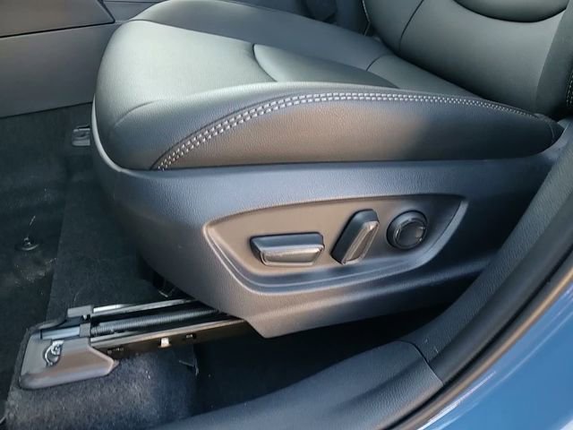 Used 2026 Toyota Corolla Cross XLE w/ Convenience Package image 12