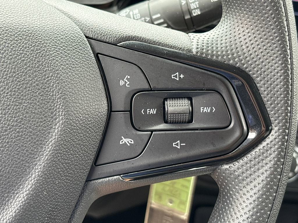 Certified 2025 Chevrolet Trax LS FWD image 18