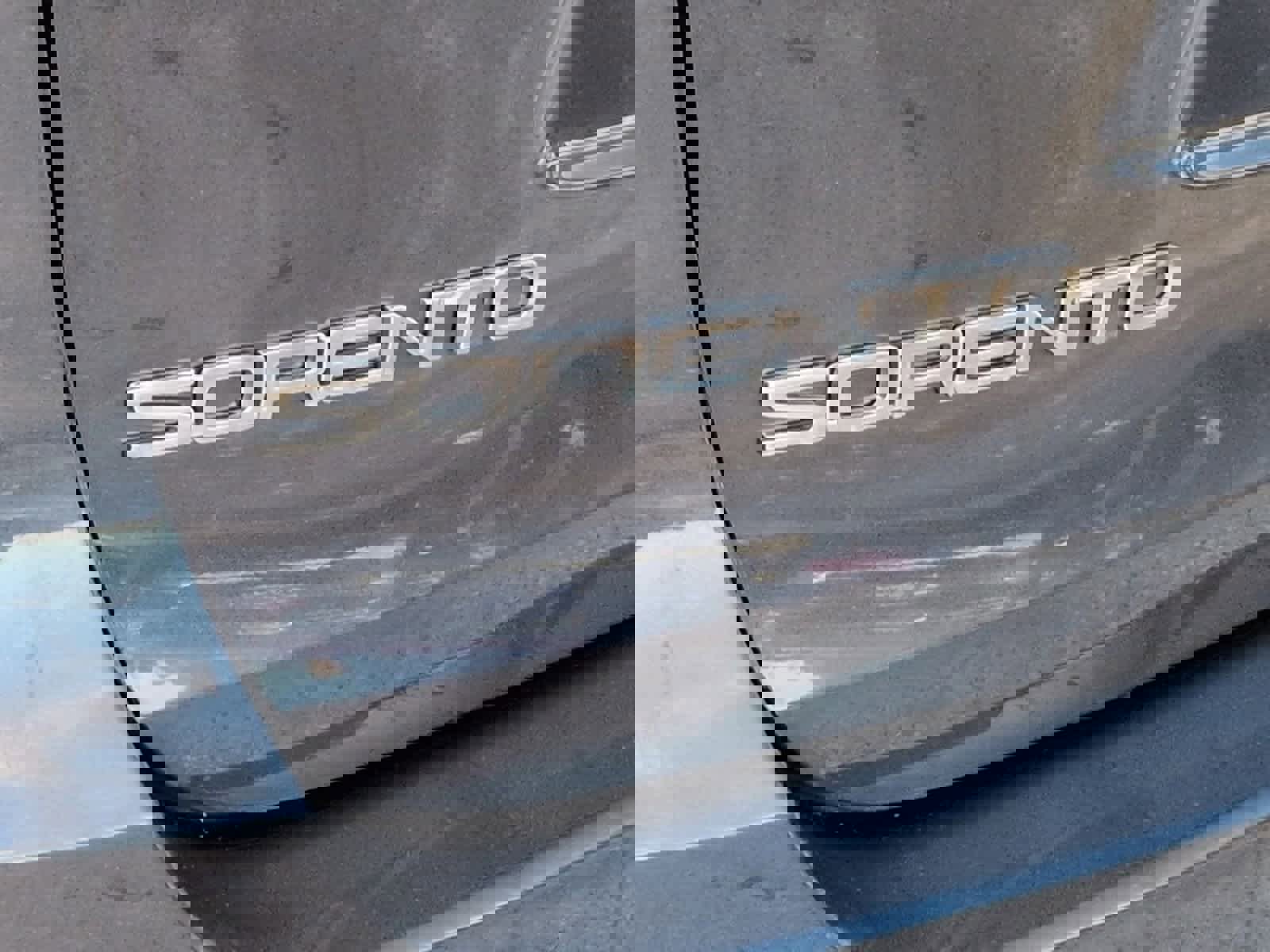 Used 2019 Kia Sorento LX w/ LX Convenience Package image 13