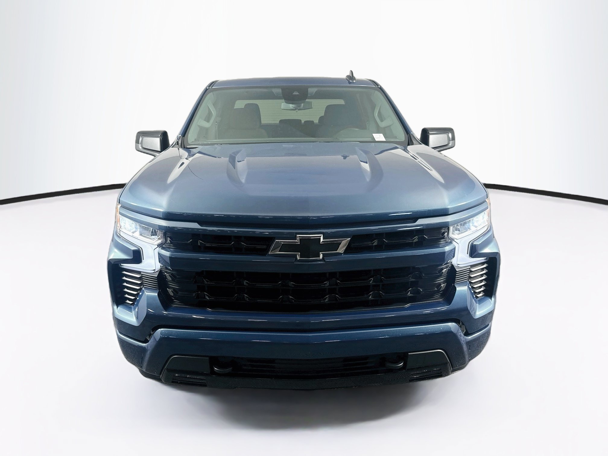 Used 2024 Chevrolet Silverado 1500 RST w/ Z71 Off-Road Package AWD/4WD image 2