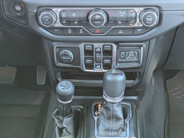 Certified 2025 Jeep Gladiator Sport AWD/4WD image 13