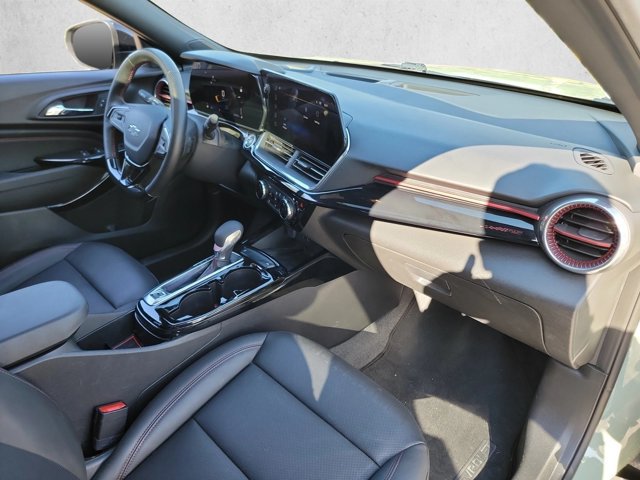 Used 2024 Chevrolet Trax RS w/ Sunroof Package FWD image 26