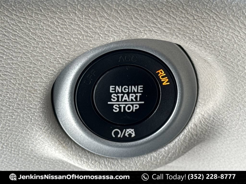 Used 2023 Chrysler Voyager LX FWD image 42