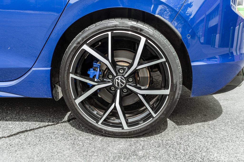 Used 2024 Volkswagen Golf R AWD/4WD image 31