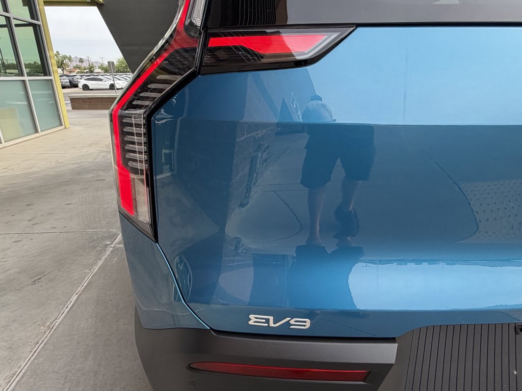 Used 2024 Kia EV9 Wind AWD/4WD image 14