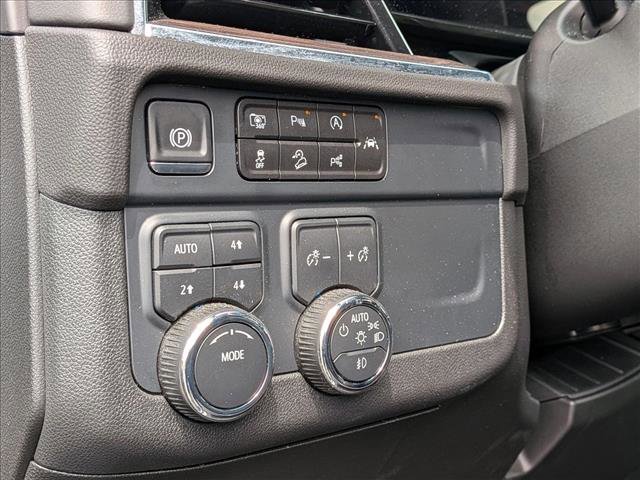 Used 2025 Chevrolet Suburban Z71 AWD/4WD image 14