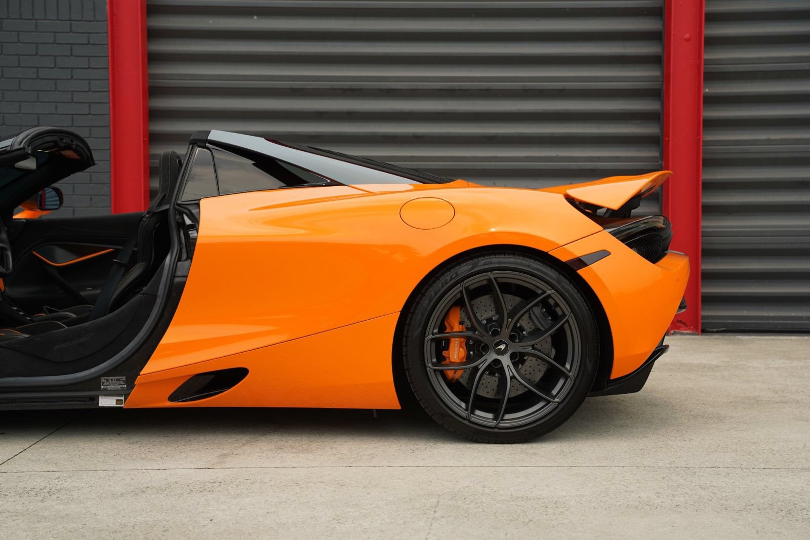 Used 2022 McLaren 720S Performance RWD image 4