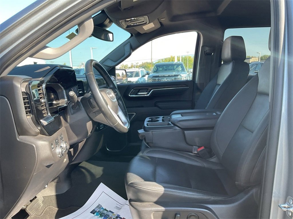 Used 2025 GMC Sierra 1500 SLT image 16