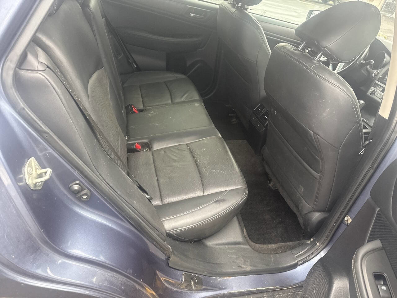 Used 2015 Subaru Outback 2.5i Limited AWD/4WD image 8