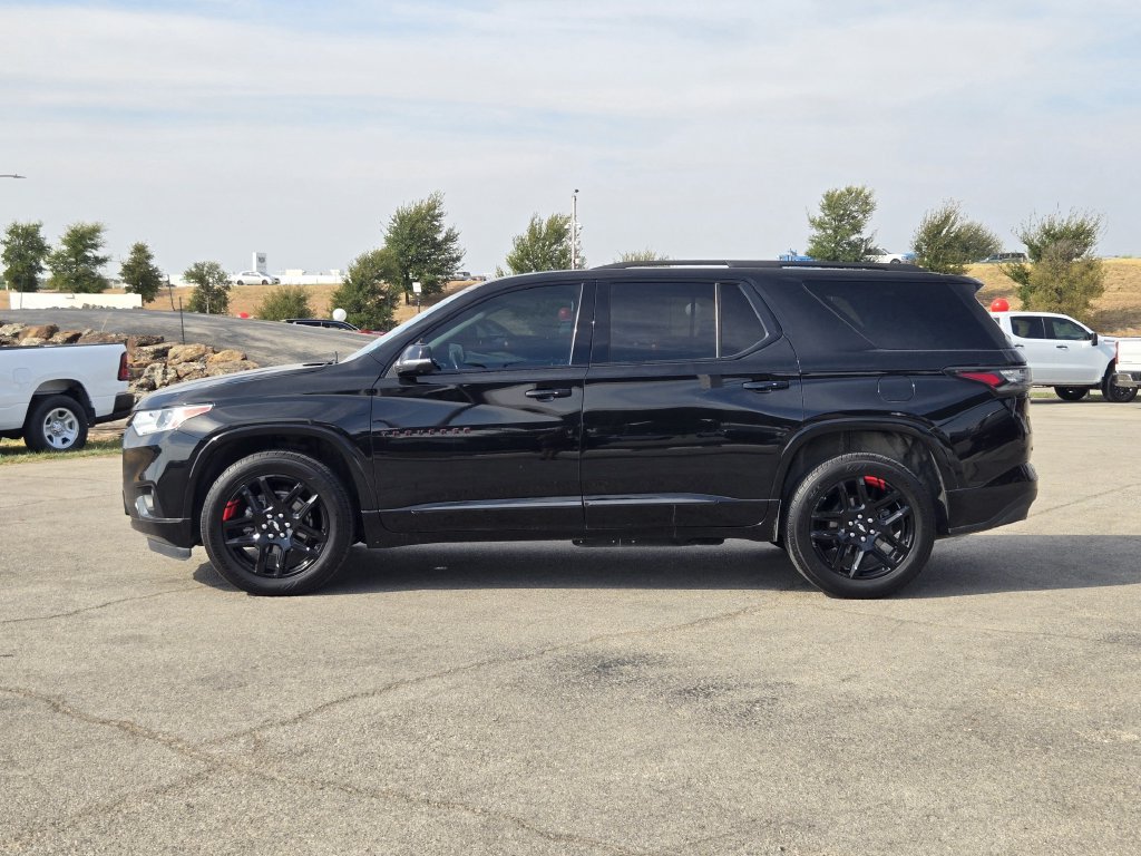 Used 2021 Chevrolet Traverse Premier w/ Redline Edition FWD image 4