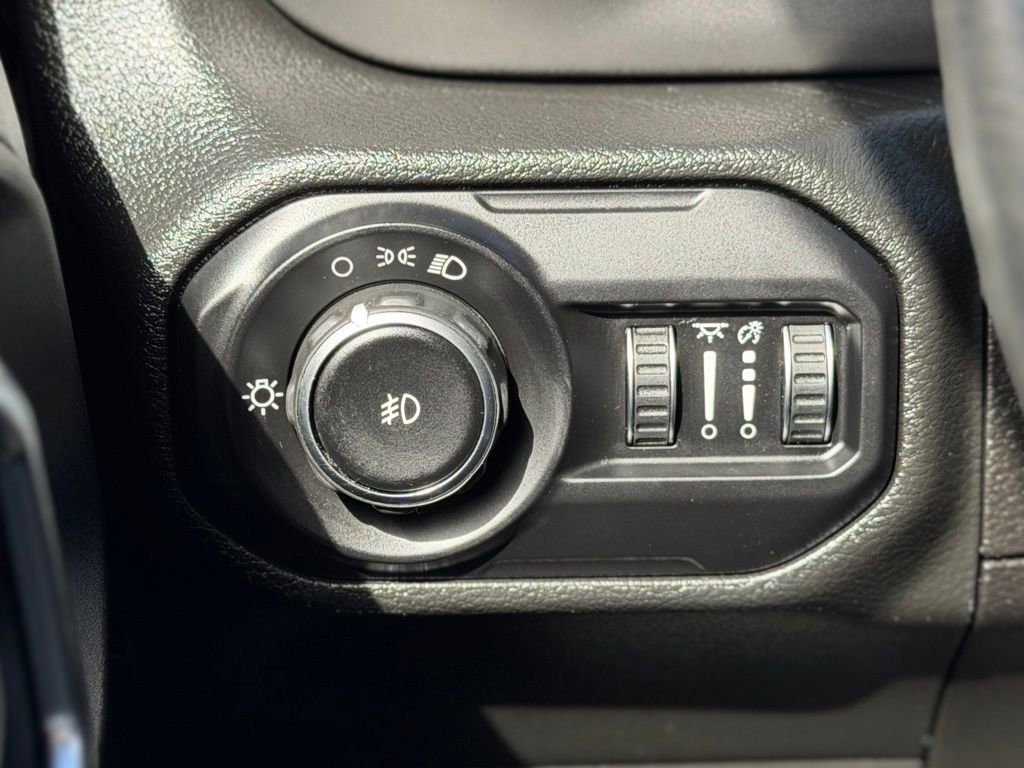 Used 2022 Jeep Wrangler Sport image 23