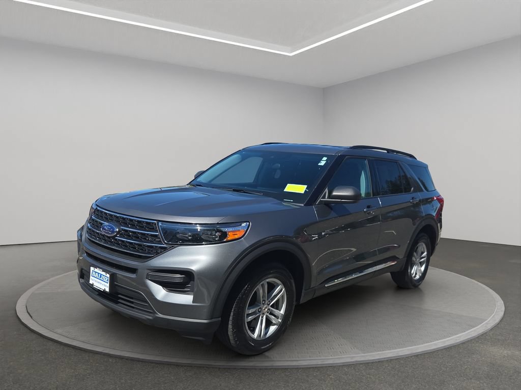 Used 2024 Ford Explorer XLT AWD/4WD image 1