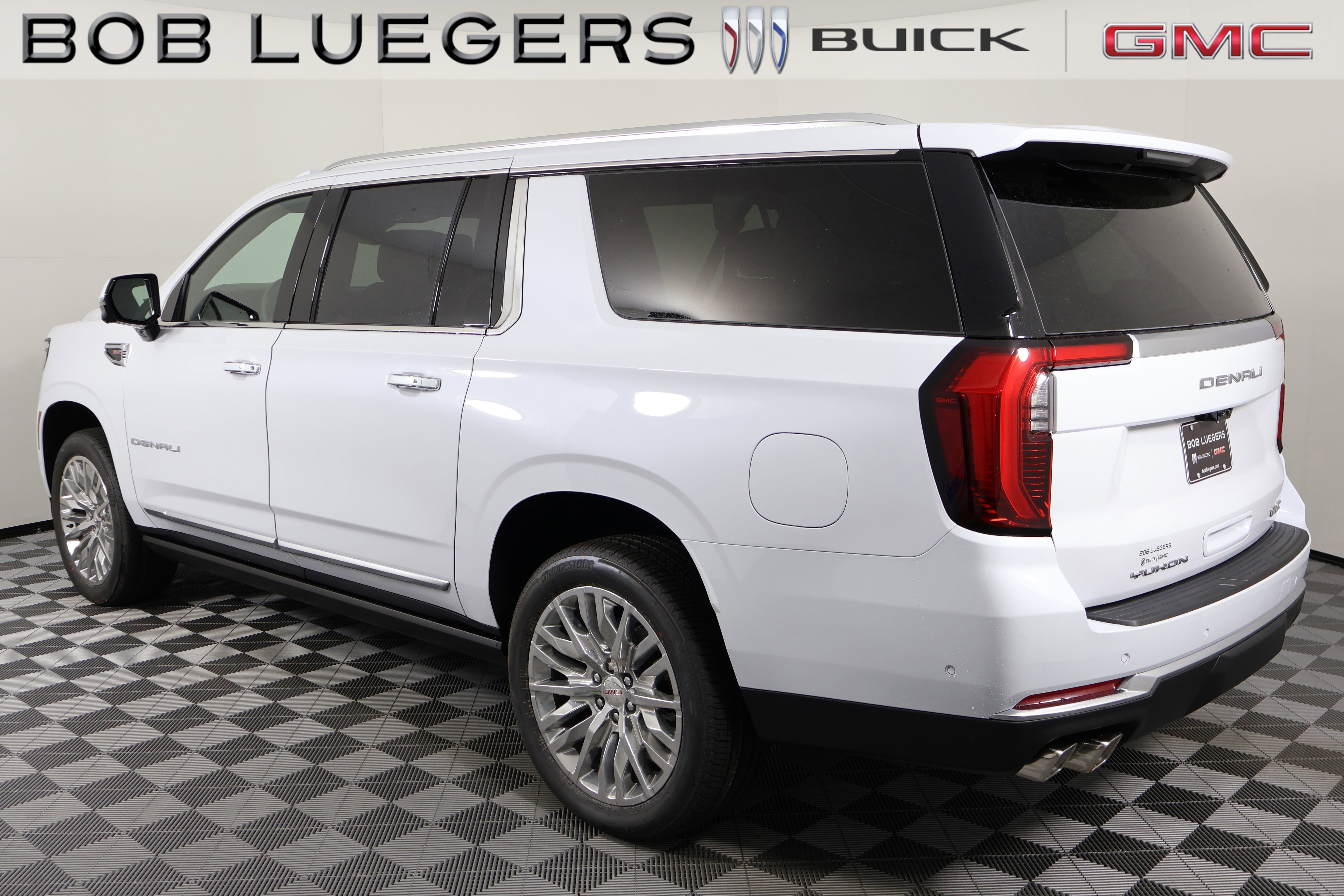 New 2026 GMC Yukon XL Denali w/ Denali Reserve Package AWD/4WD image 5